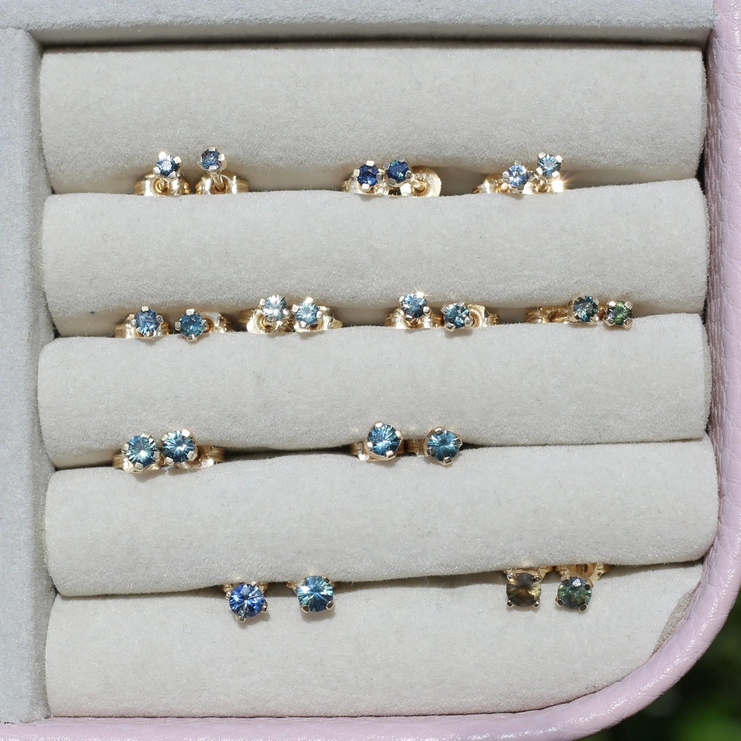 2.4mm Parti Stud Earrings, Bright Blue, 4 claw 9ct Yellow Gold