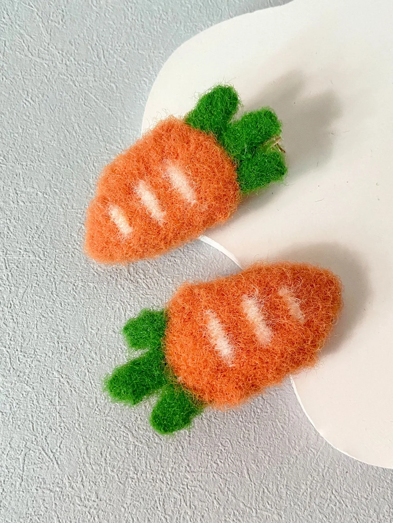 2pcs Fuzzy Carrot Decor Alligator Hair Clip Funny Hair Clip for Women Barrette