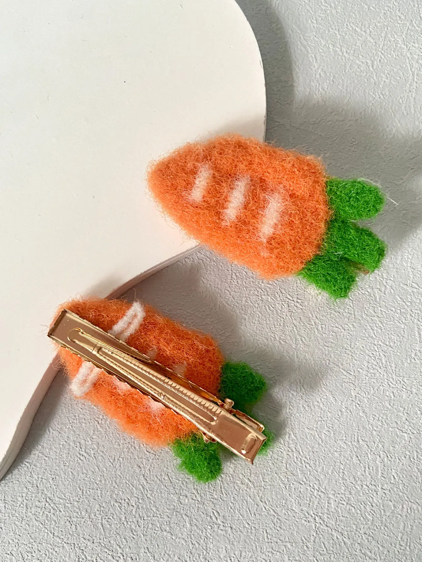 2pcs Fuzzy Carrot Decor Alligator Hair Clip Funny Hair Clip for Women Barrette