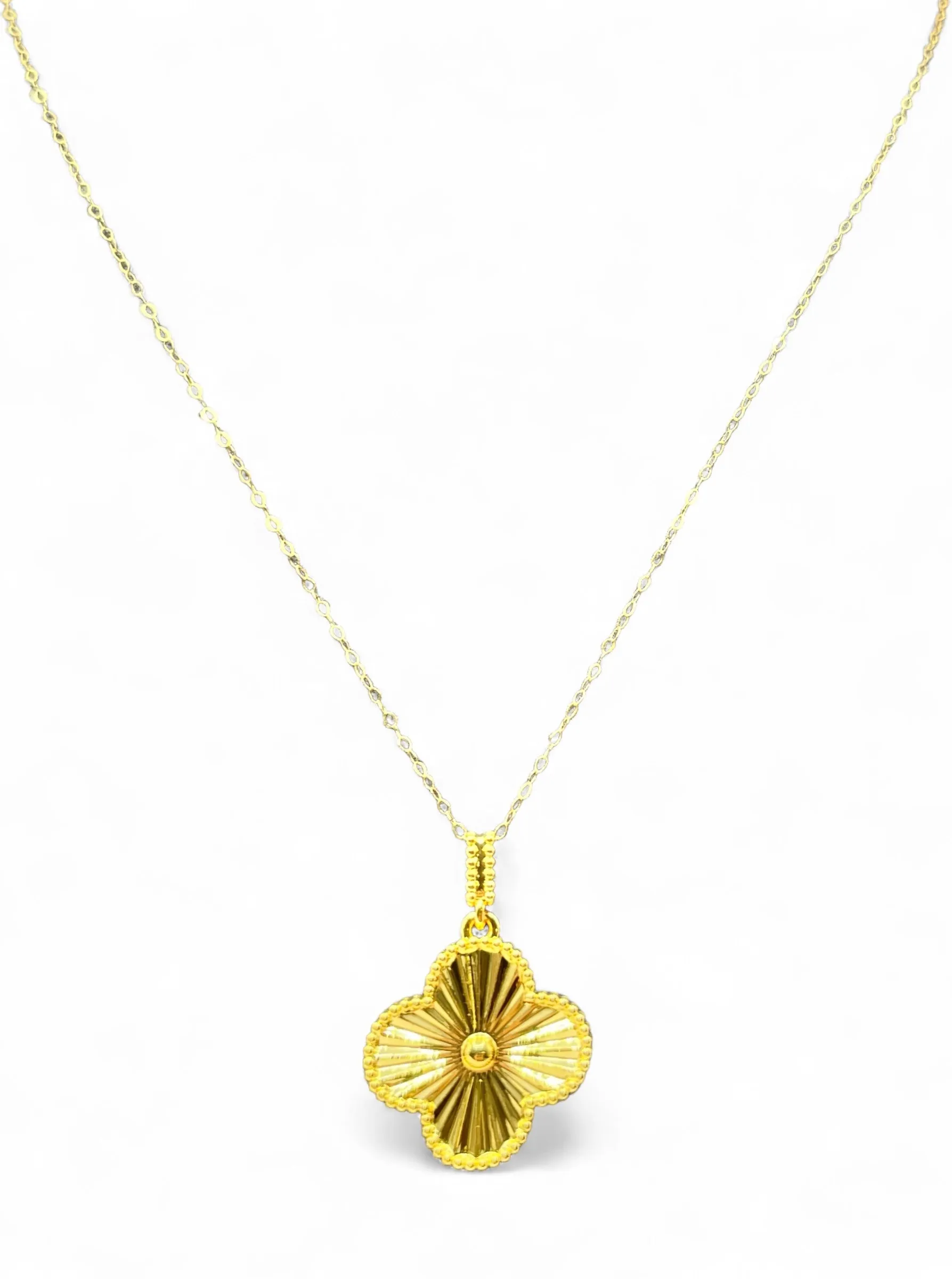 LUCKY CLOVER NECKLACE