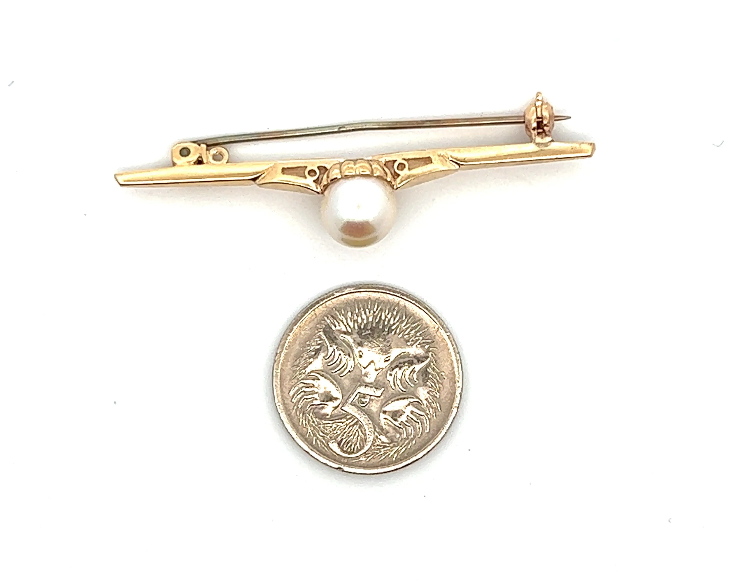 Pearl 9ct Yellow Gold Bar Brooch