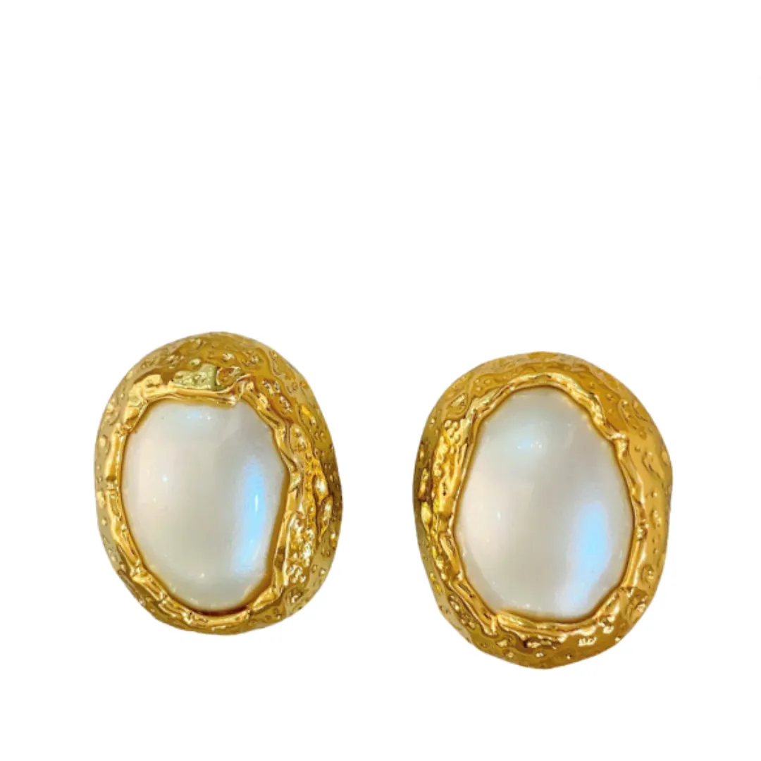 Pre Order:  Geometric Pearl Retro Stud Earrings