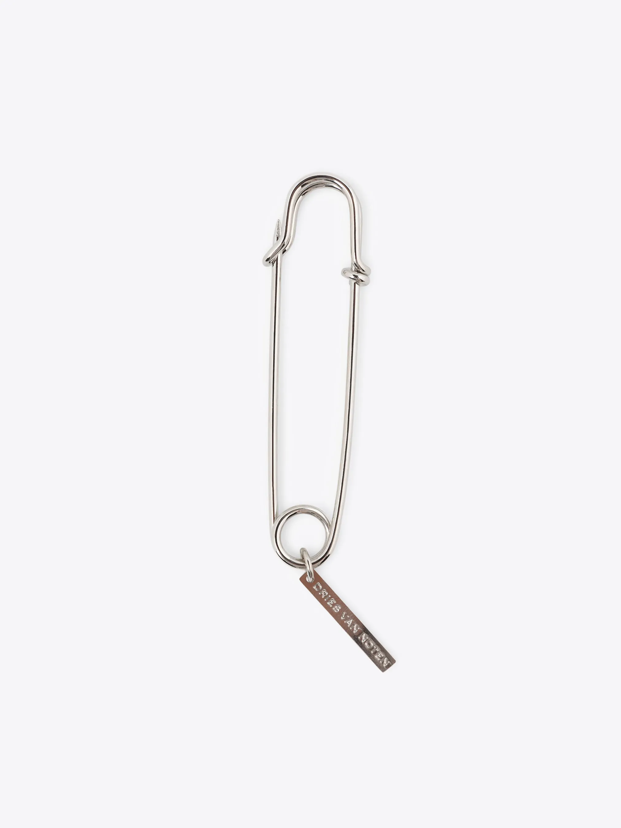 Safety pin brooch