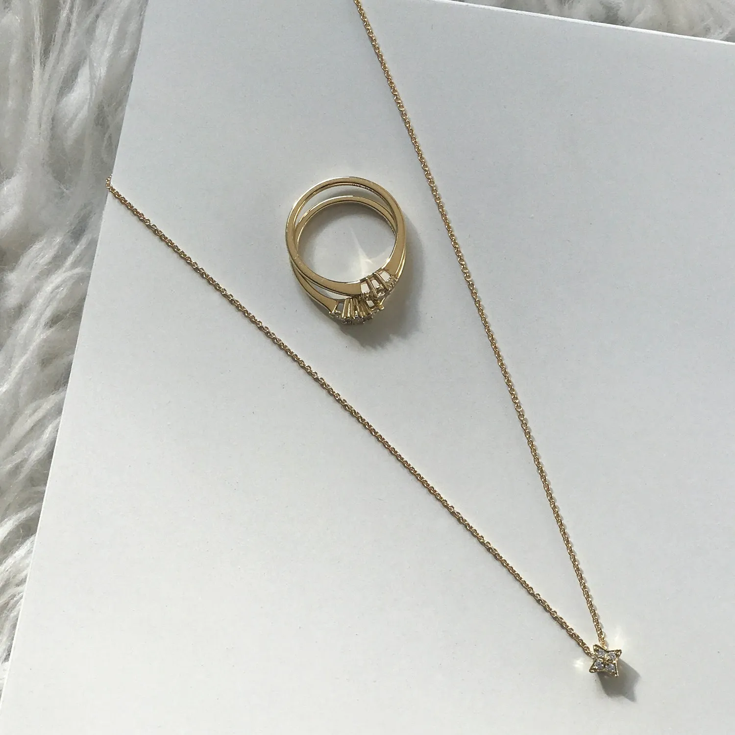 Saturn Necklace With White Diamonds