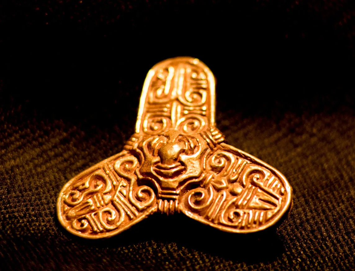 Viking 2" Trefoil Brooch - VB33