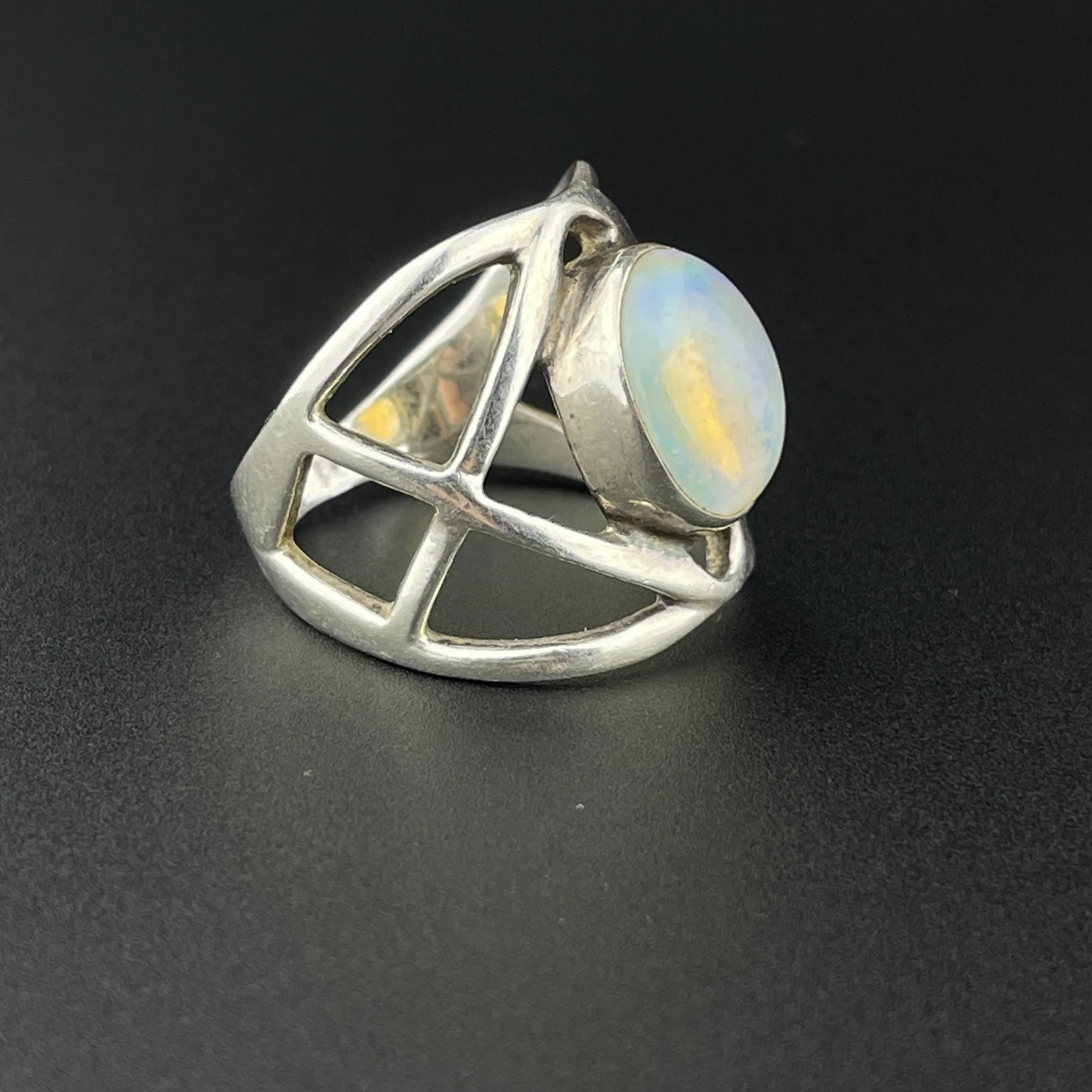 Vintage Fire Jelly Opal Cabochon Silver Infinity Band Ring