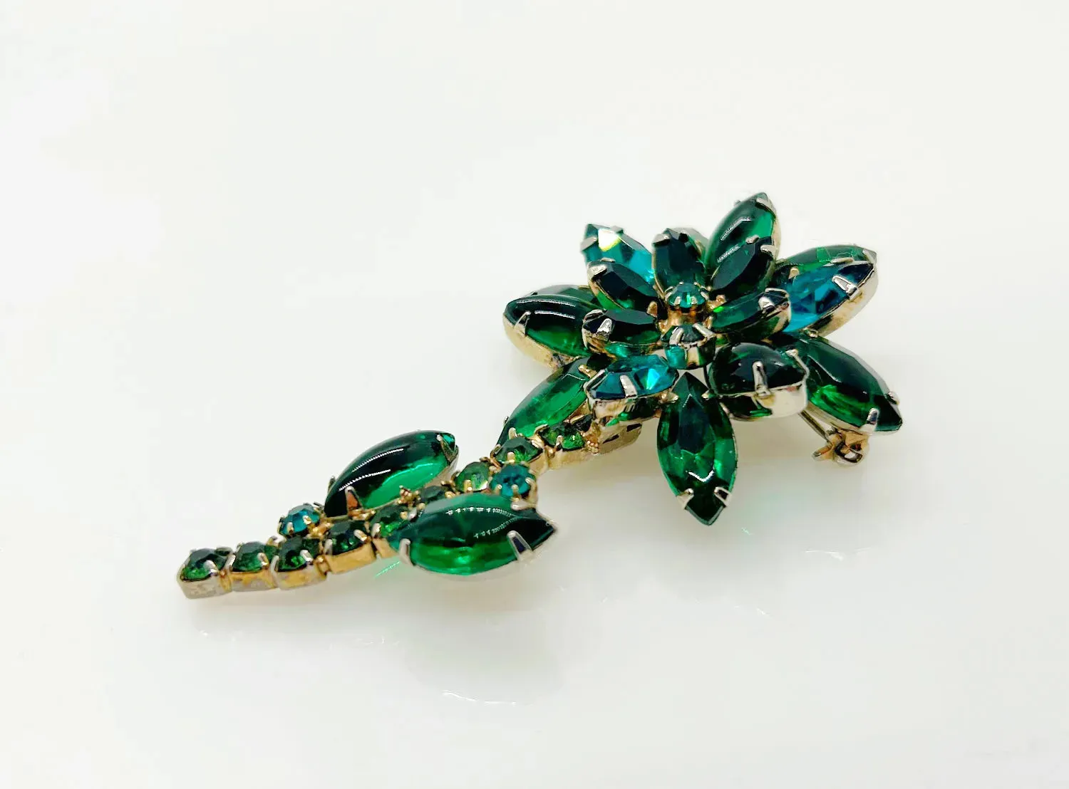 Vintage Juliana Style Green Layered Flower Brooch